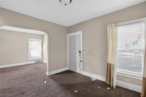 893 E 75th Street Cleveland OH 44103