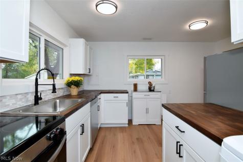 1001 Orchard Avenue Aurora OH 44202