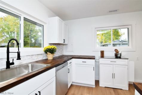 1001 Orchard Avenue Aurora OH 44202