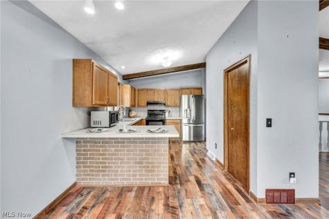 7601 Brookview Street Louisville OH 44641