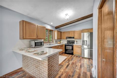 7601 Brookview Street Louisville OH 44641