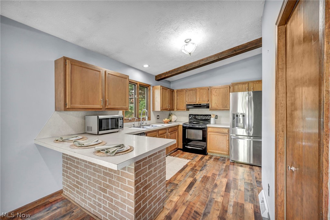 7601 Brookview Street Louisville OH 44641