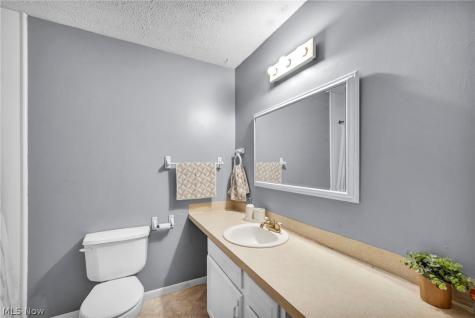 7601 Brookview Street Louisville OH 44641