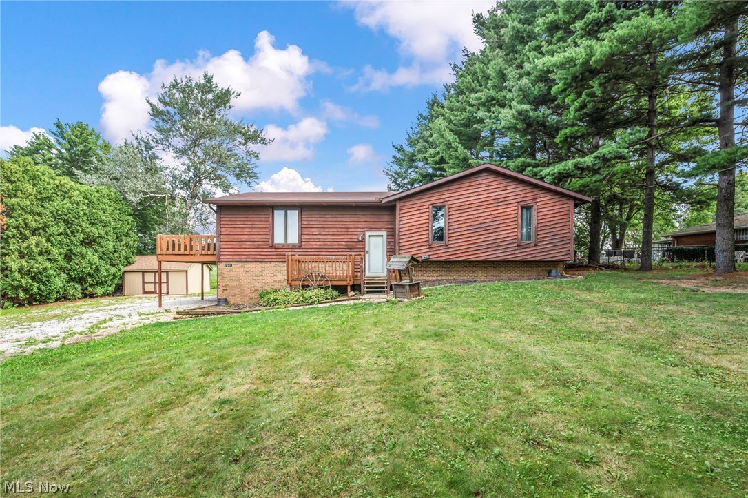 7601 Brookview Street Louisville OH 44641