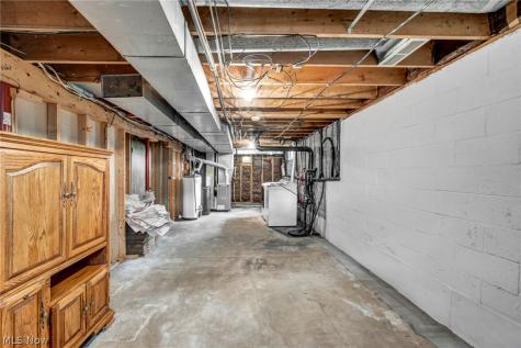 7601 Brookview Street Louisville OH 44641