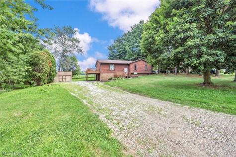 7601 Brookview Street Louisville OH 44641