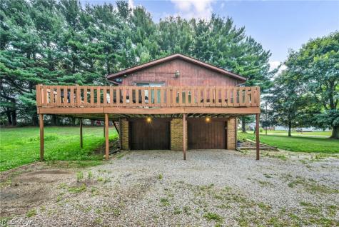 7601 Brookview Street Louisville OH 44641