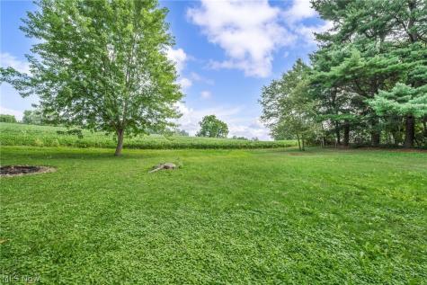 7601 Brookview Street Louisville OH 44641