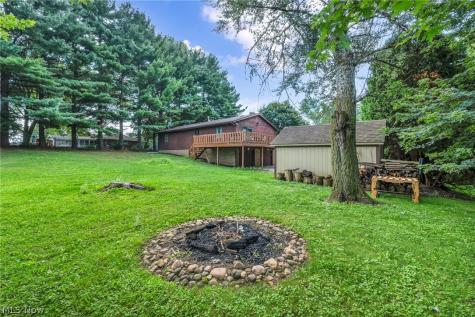 7601 Brookview Street Louisville OH 44641