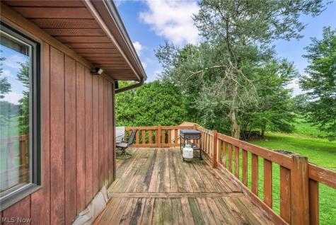 7601 Brookview Street Louisville OH 44641