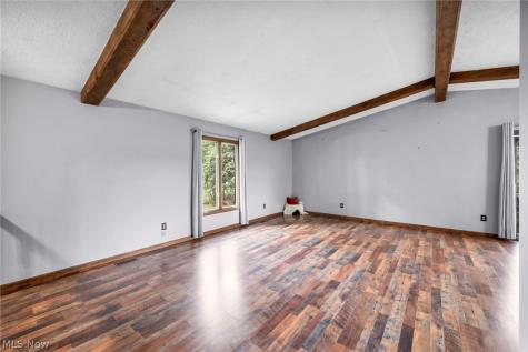 7601 Brookview Street Louisville OH 44641