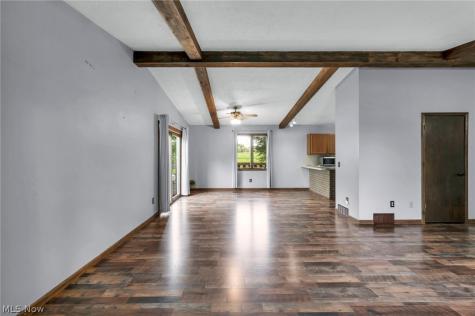 7601 Brookview Street Louisville OH 44641
