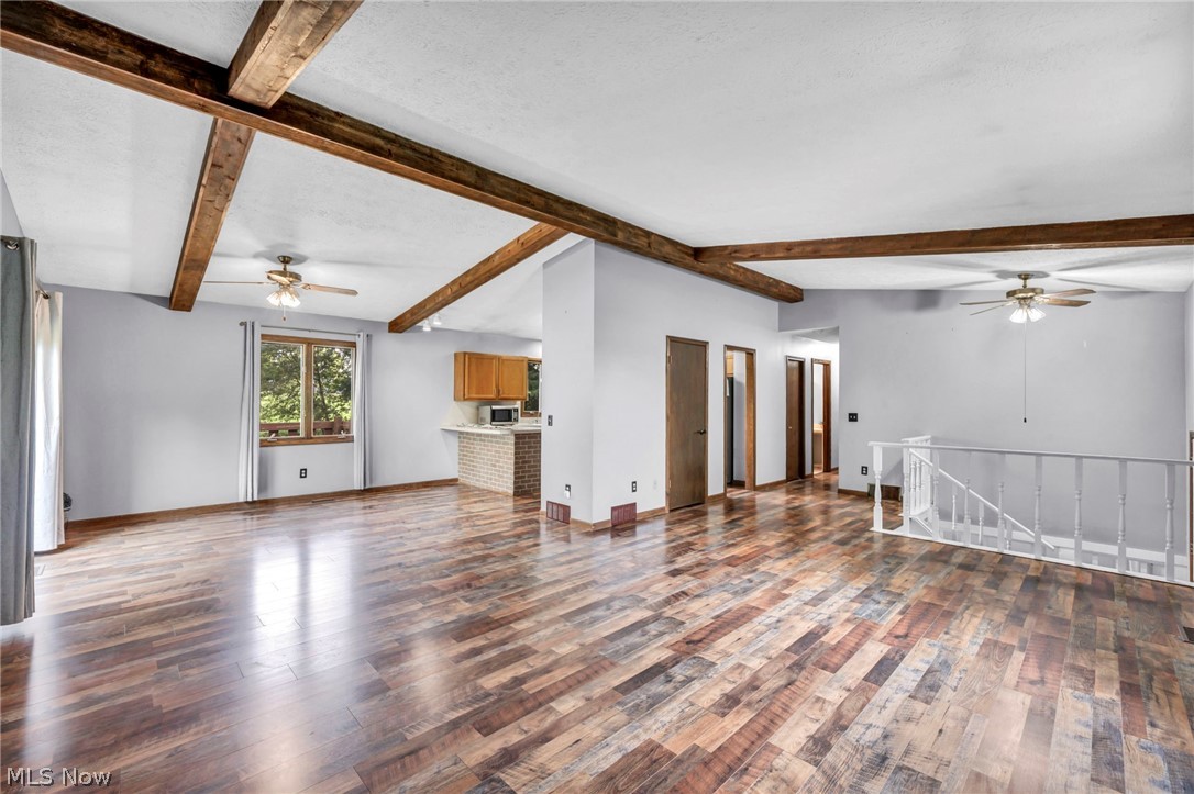 7601 Brookview Street Louisville OH 44641