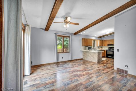 7601 Brookview Street Louisville OH 44641