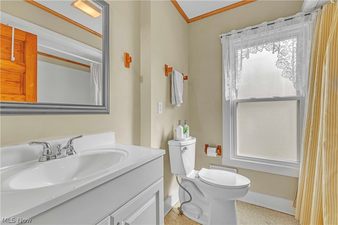 238 Princeton Avenue Elyria OH 44035