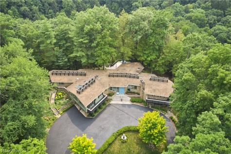 1200 Yellow Creek Lane Akron OH 44333