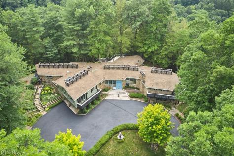 1200 Yellow Creek Lane Akron OH 44333