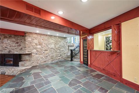 1200 Yellow Creek Lane Akron OH 44333