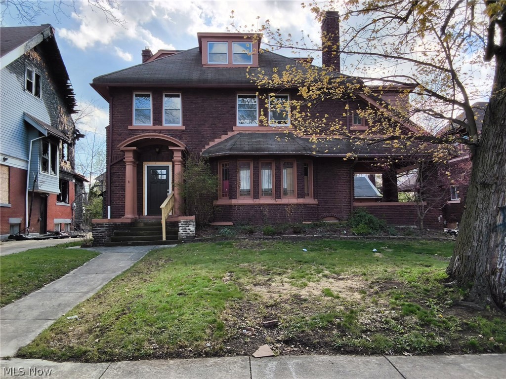 1818 Farmington Road East Cleveland OH 44112