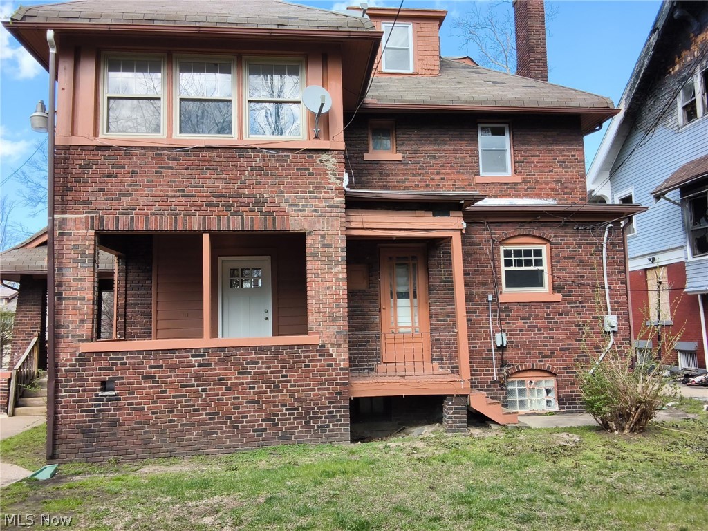 1818 Farmington Road East Cleveland OH 44112