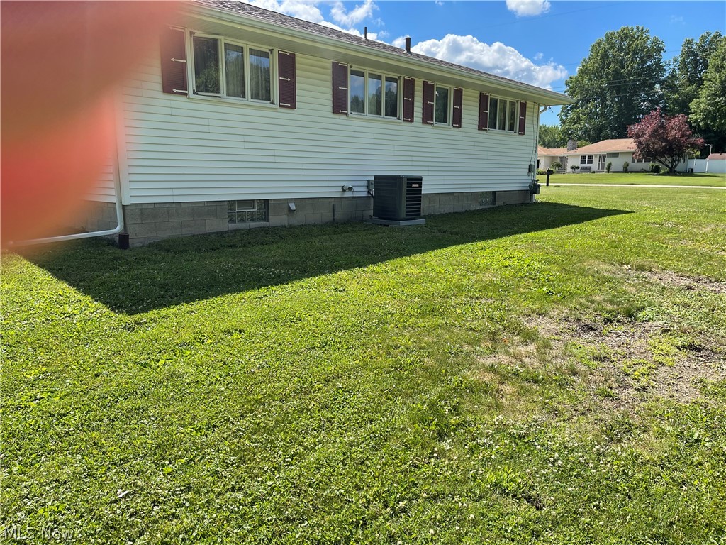 572 Thomas Lane Girard OH 44420