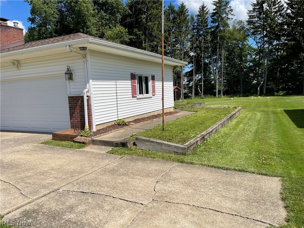 572 Thomas Lane Girard OH 44420