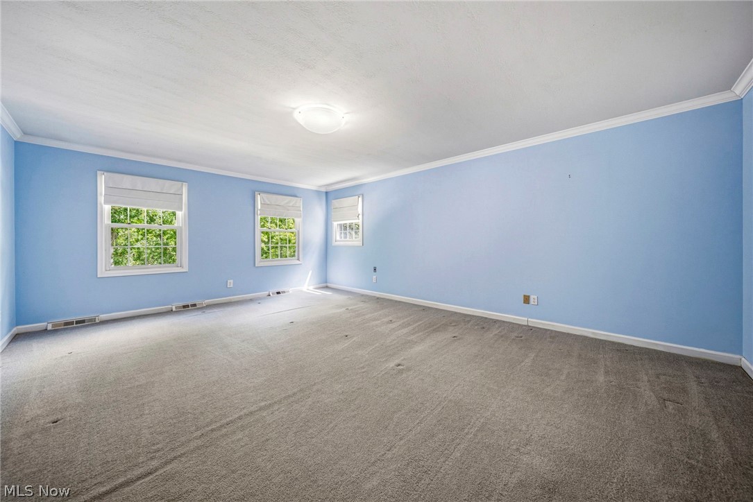 8325 Lincoln Drive Chesterland OH 44026