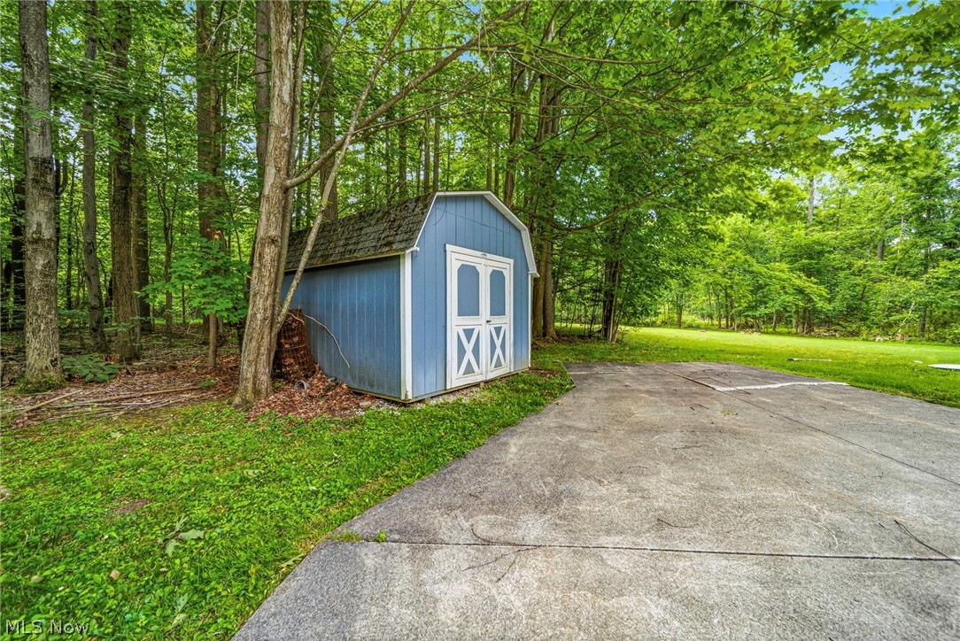 8325 Lincoln Drive Chesterland OH 44026