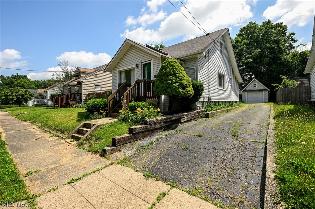 1253 Dietz Avenue Akron OH 44301