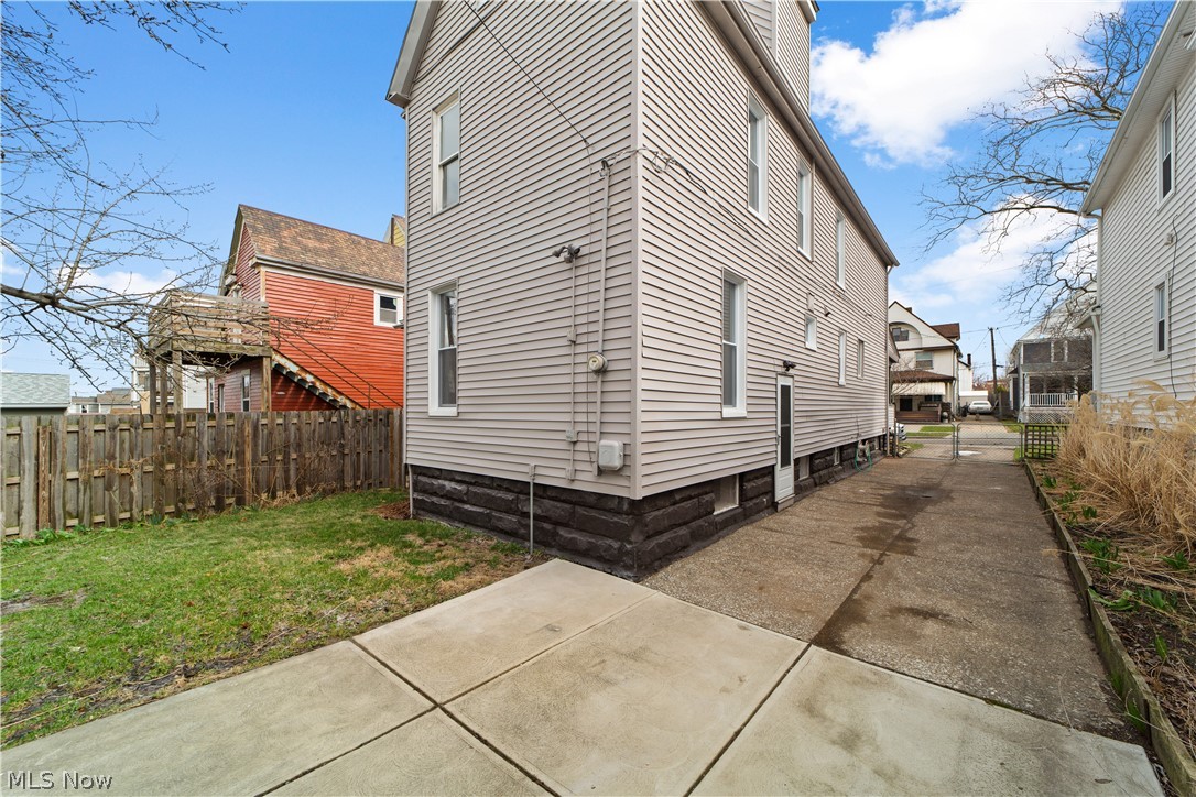 1362 W 61st Street Cleveland OH 44102