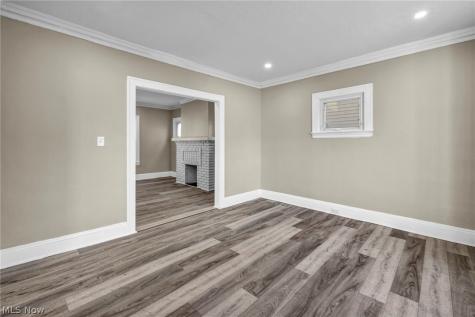 13620 S Parkway Drive Garfield Heights OH 44105