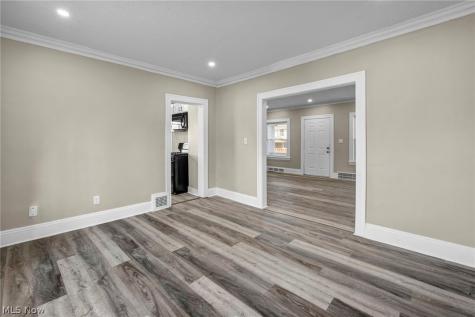 13620 S Parkway Drive Garfield Heights OH 44105