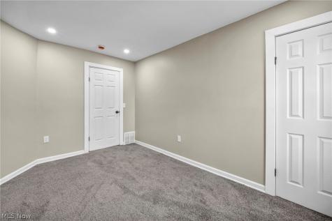 13620 S Parkway Drive Garfield Heights OH 44105