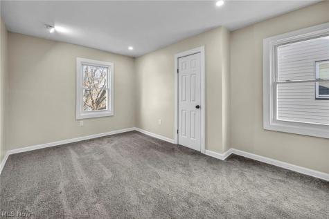 13620 S Parkway Drive Garfield Heights OH 44105