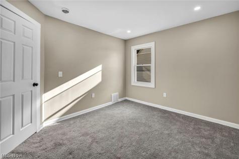 13620 S Parkway Drive Garfield Heights OH 44105