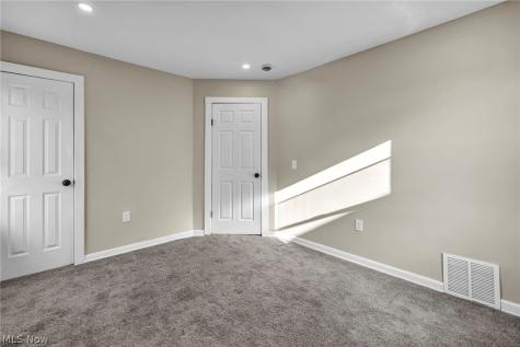 13620 S Parkway Drive Garfield Heights OH 44105