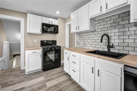 13620 S Parkway Drive Garfield Heights OH 44105