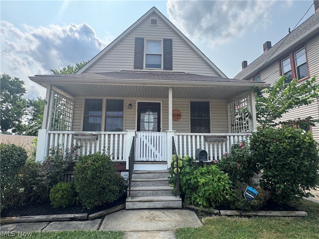 2044 Halstead Lakewood OH 44107