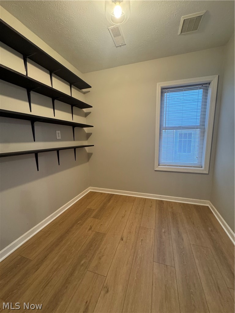 2044 Halstead Lakewood OH 44107
