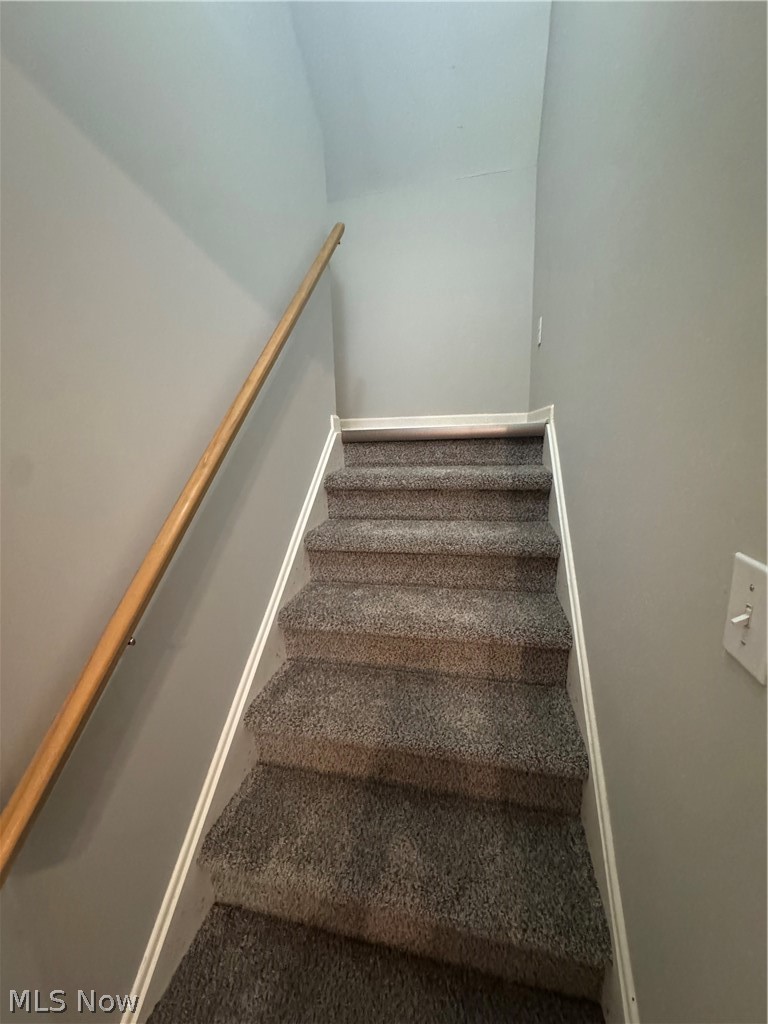 2044 Halstead Lakewood OH 44107
