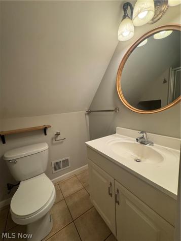 2044 Halstead Lakewood OH 44107