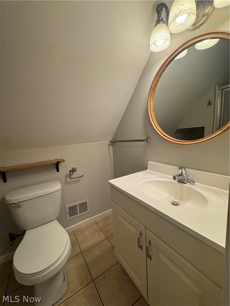 2044 Halstead Lakewood OH 44107