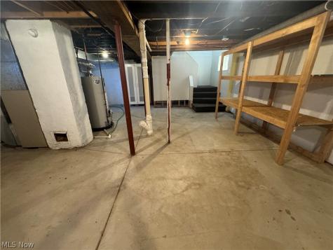 2044 Halstead Lakewood OH 44107