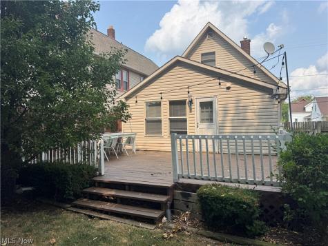 2044 Halstead Lakewood OH 44107