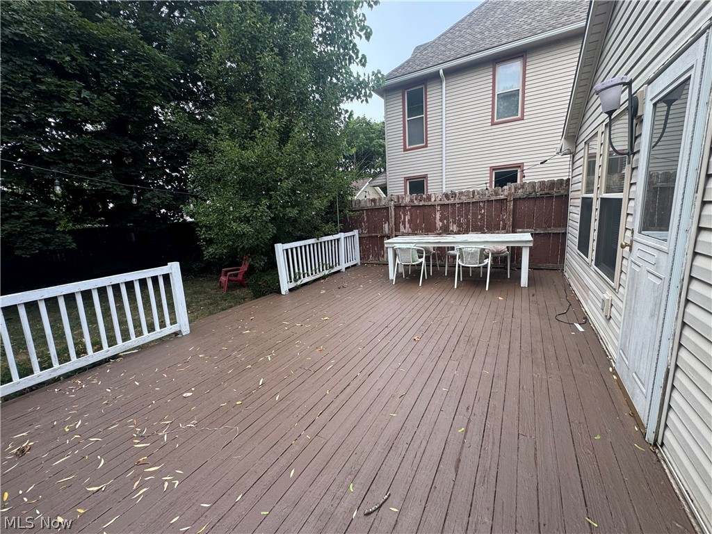 2044 Halstead Lakewood OH 44107