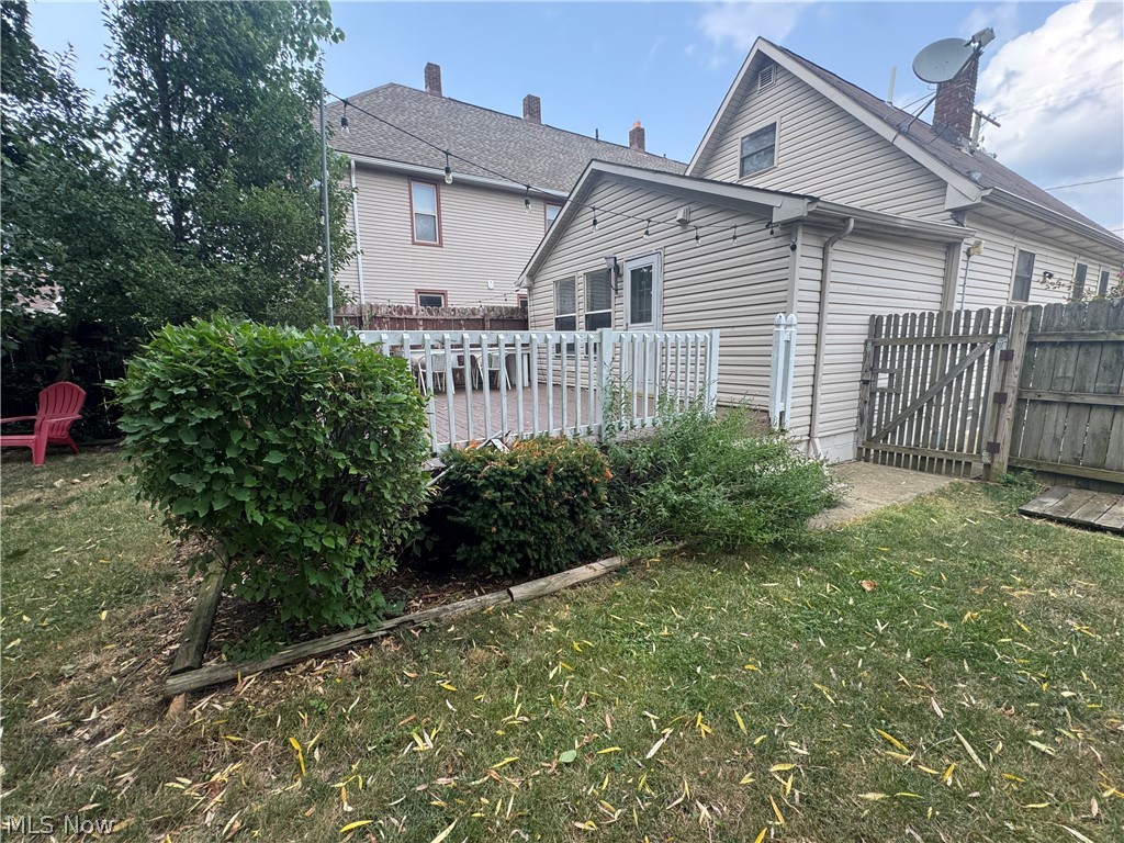 2044 Halstead Lakewood OH 44107