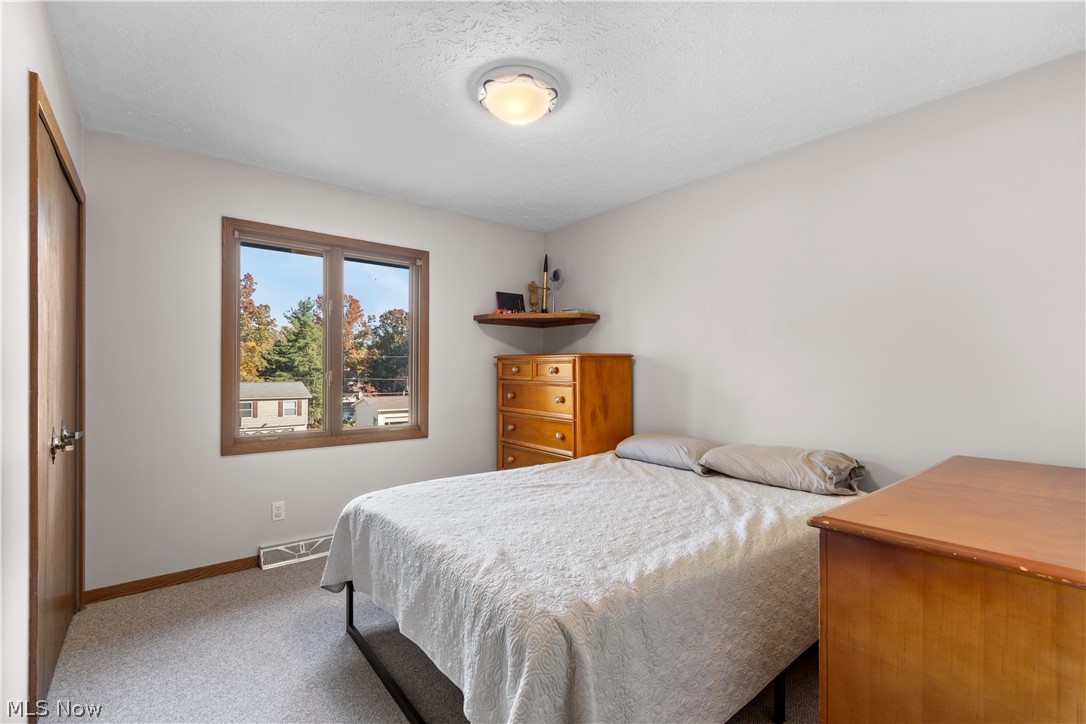 392 Derbyshire Road Akron OH 44319