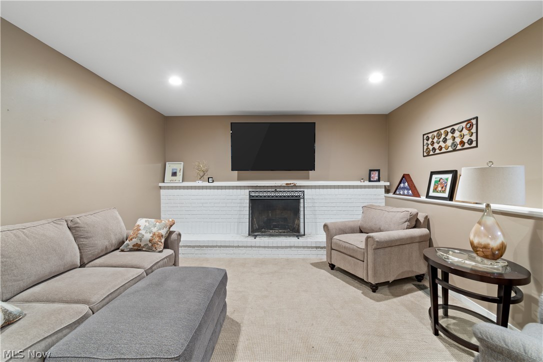 392 Derbyshire Road Akron OH 44319