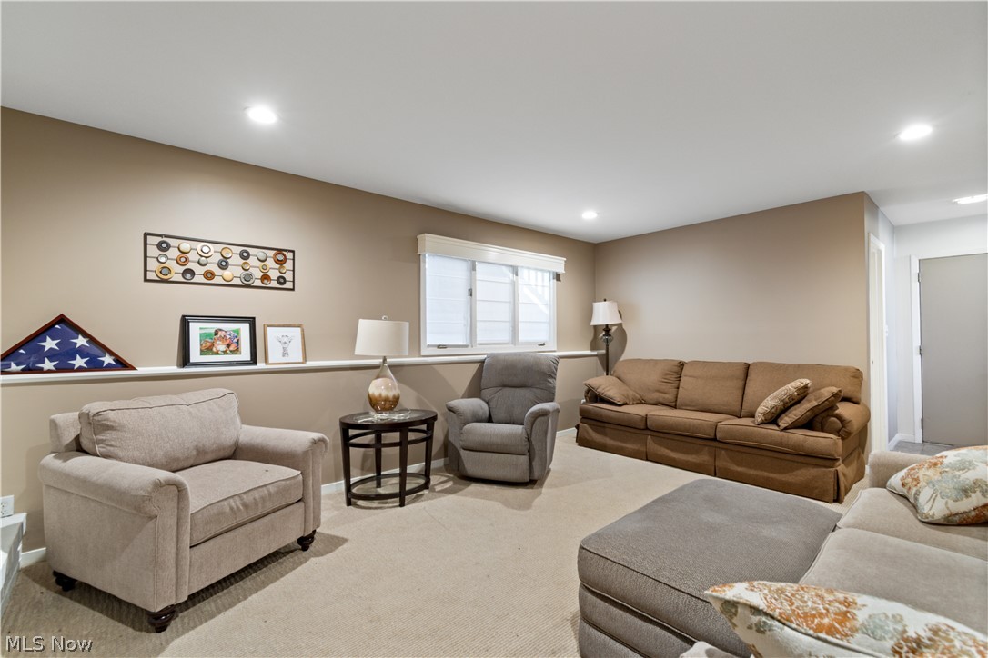 392 Derbyshire Road Akron OH 44319