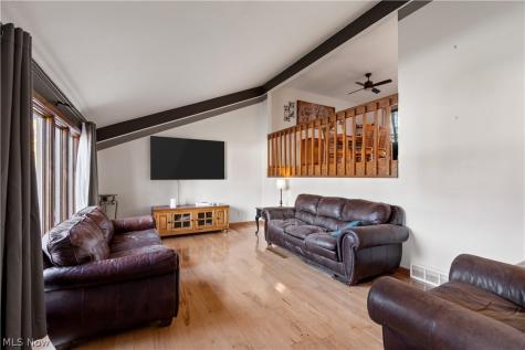 392 Derbyshire Road Akron OH 44319